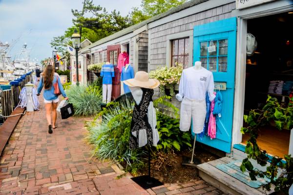 The Summer Stroll - Nantucket